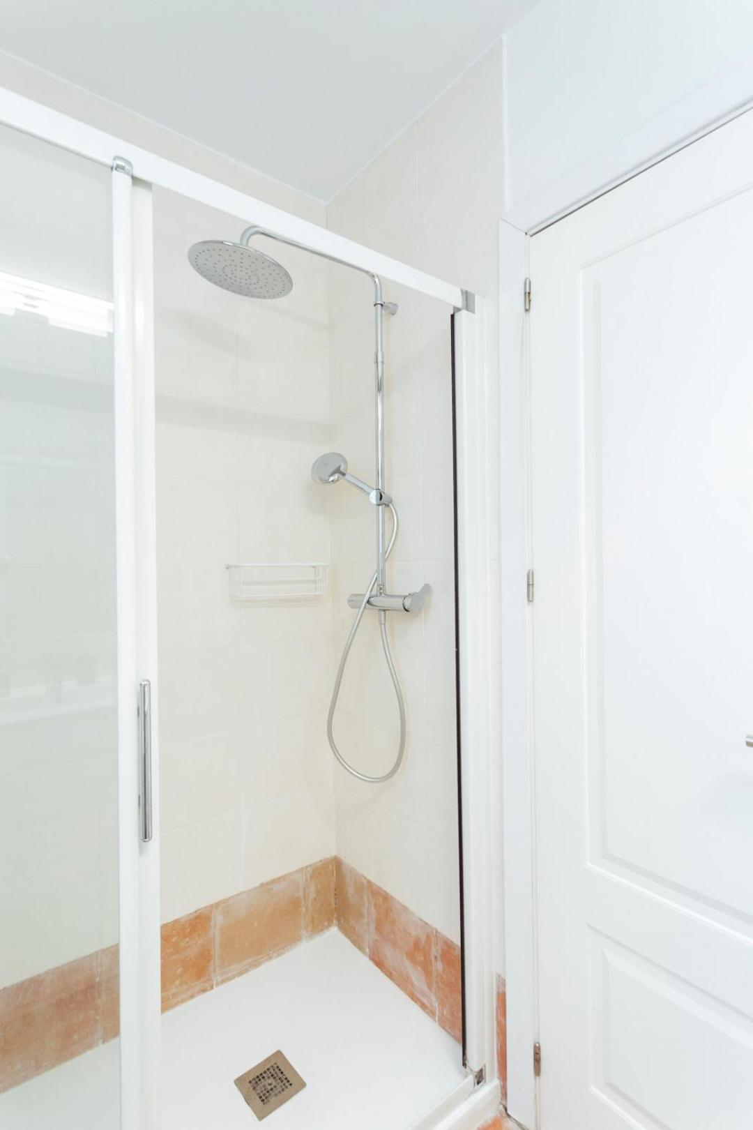 Minty Stay 3Bd Apartment - Triana Севилья Экстерьер фото